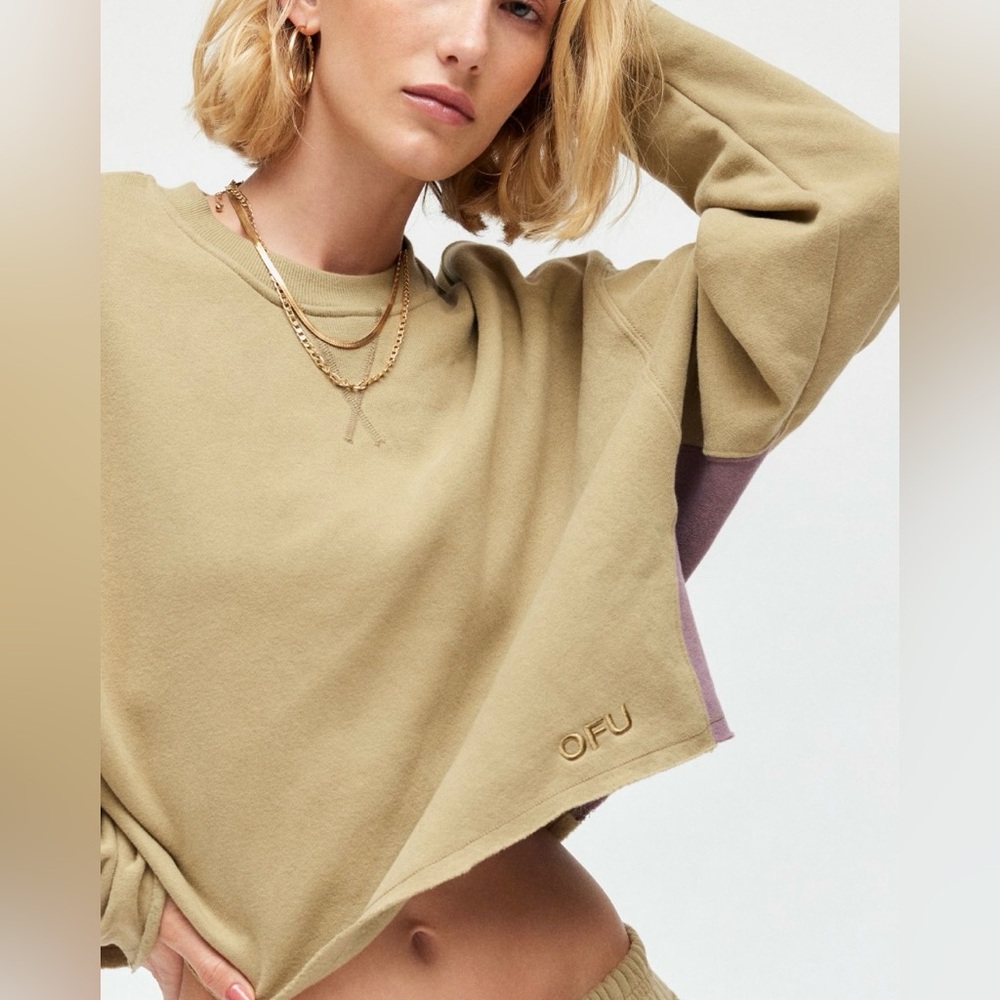 Urban Outfitters Pullover Sweatshirt - Picture 2 of 3